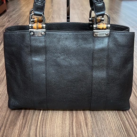 A143 - 💯 % authentic Gucci shoulder bag - Picture 3 of 16